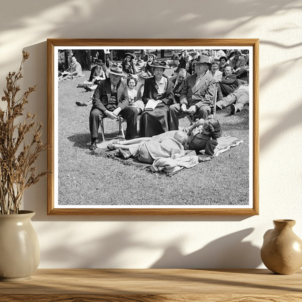 Crowd at Bach Festival May 1944 Packer Memorial Chapel - Available at KNOWOL