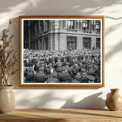 D - Day Observers in Madison Square New York 1944 - Available at KNOWOL