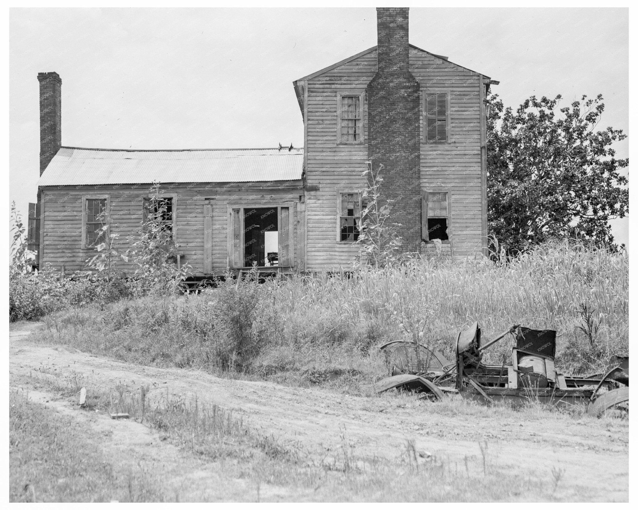 Decaying Plantation House Greene County Georgia 1937 - Available at KNOWOL