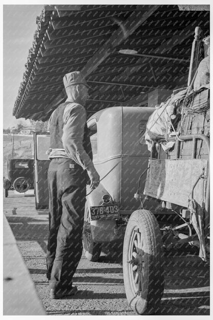 Drought Refugees at Yuma Inspection Station 1937 - Available at KNOWOL