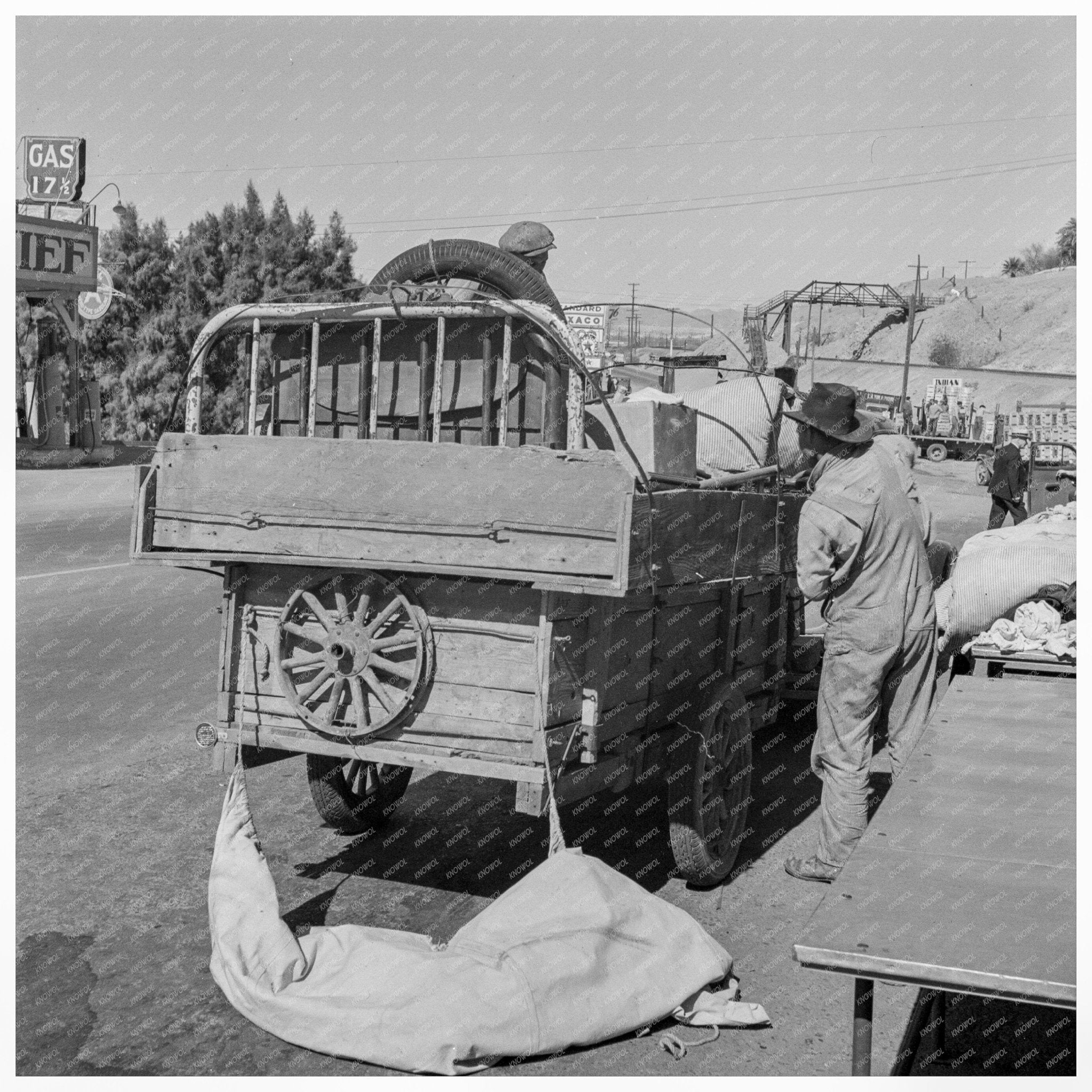 Drought Refugees Baggage Inspections Yuma 1937 - Available at KNOWOL