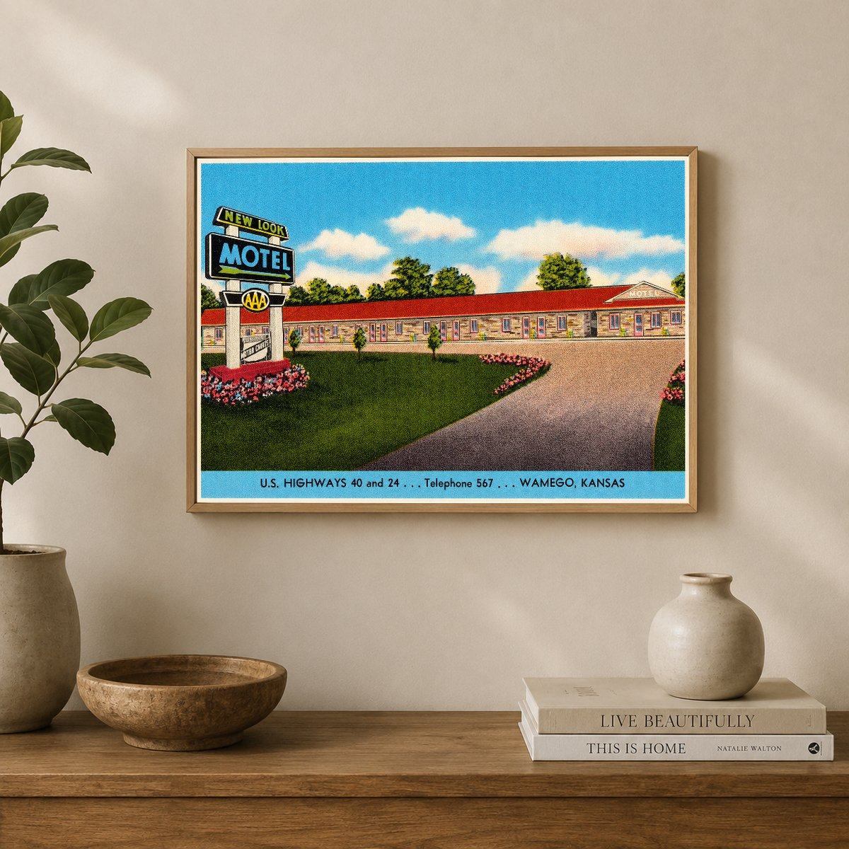 Wamego, KS: New Look Motel, U. S. Highways 40 and 24... Wamego
