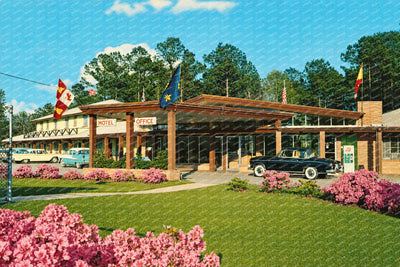 Mobile, AL: Spanish Fort Motel is located on a spacious, beautifully landscaped grounds, 8 miles E. of Mobile