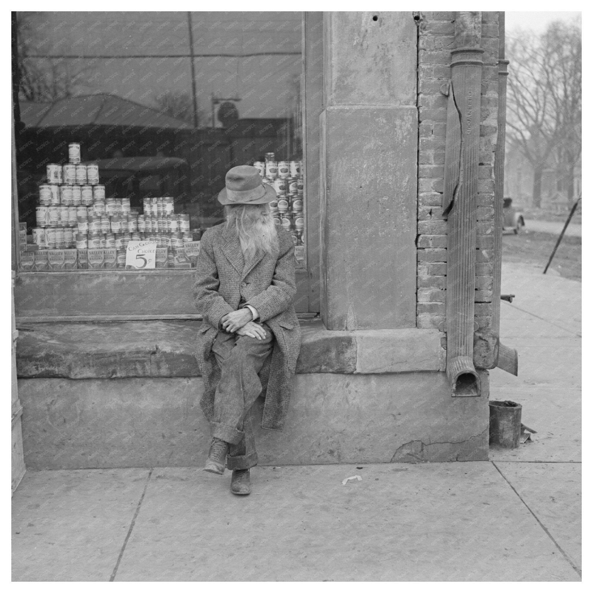 Elderly Man on Shawneetown Street April 1937 - Available at KNOWOL