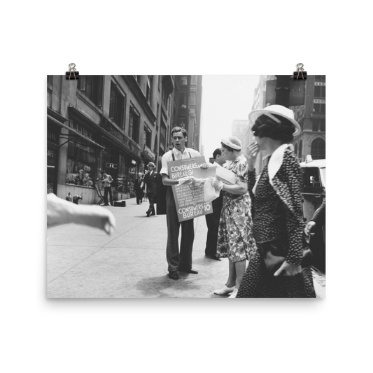 NY - Street hawker selling Consumer's Bureau Guide, 42nd Street and Madison Avenue, New York City - 1938