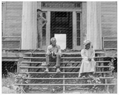 Ex - Slave Couple at Plantation House Georgia 1937 - Available at KNOWOL