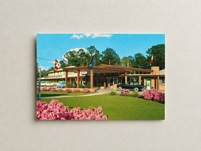 Mobile, AL: Spanish Fort Motel is located on a spacious, beautifully landscaped grounds, 8 miles E. of Mobile