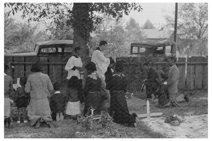 Family Gathering in Cemetery on All Saints Day 1938 - Available at KNOWOL