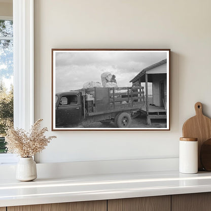 Family Moving in New Madrid County Missouri May 1938 - Available at KNOWOL