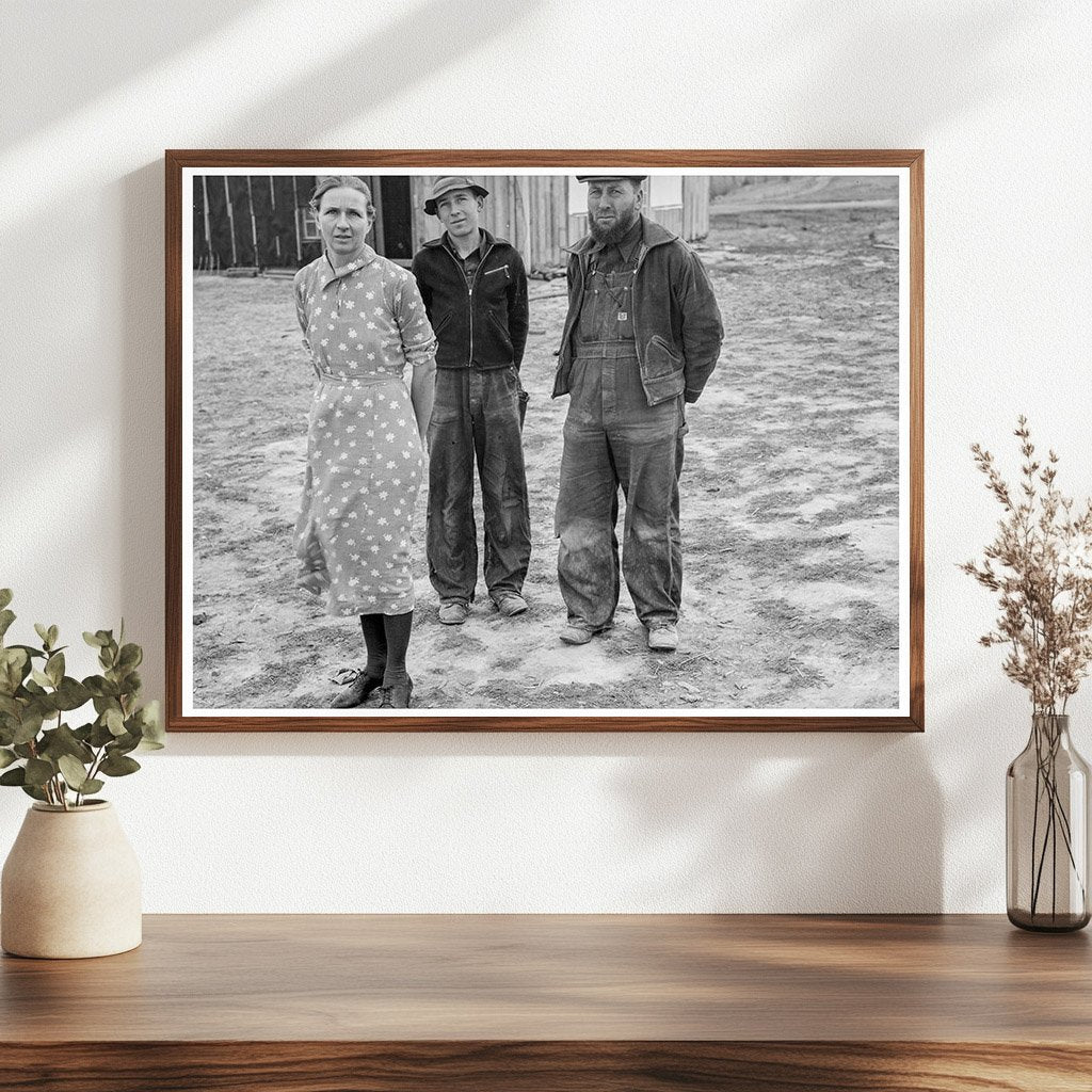 Family on Farm in Boundary County Idaho 1939 - Available at KNOWOL