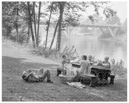 Family Picnic by Rogue River Oregon August 1939 - Available at KNOWOL