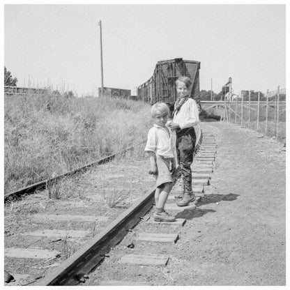 Family Traveling by Freight Train Washington 1939 - Available at KNOWOL