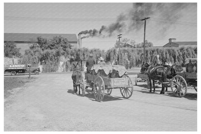 Farmer Transporting Liquid Feed Owensboro Kentucky 1938 - Available at KNOWOL