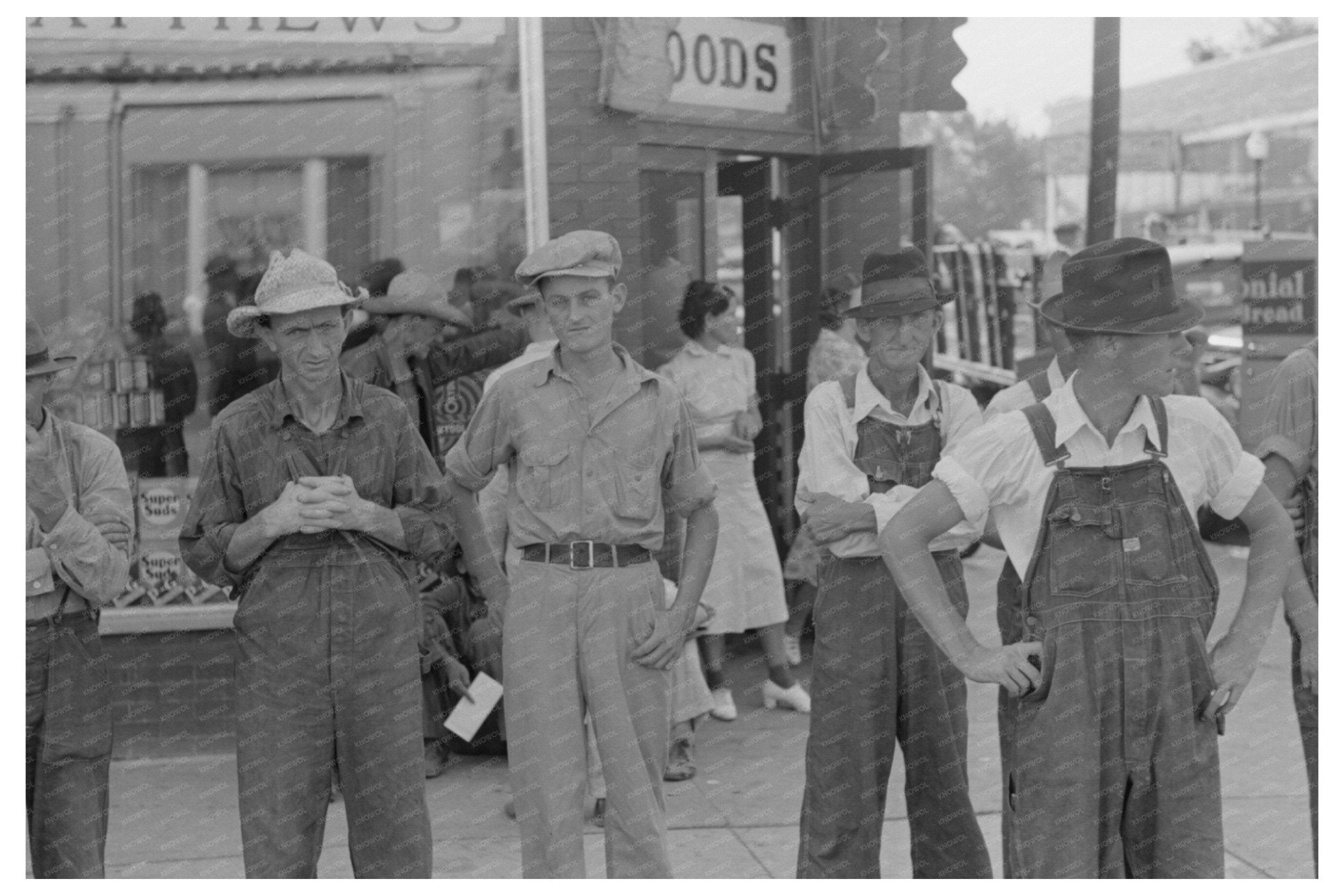 Farmers in Caruthersville Missouri August 1938 - Available at KNOWOL