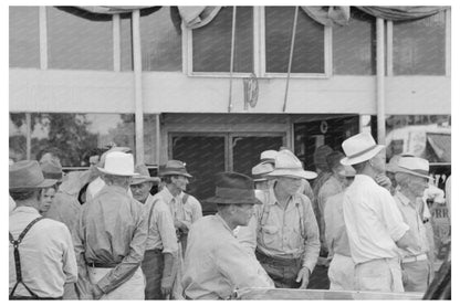 Farmers in Steele Missouri August 1938 Vintage Photo - Available at KNOWOL