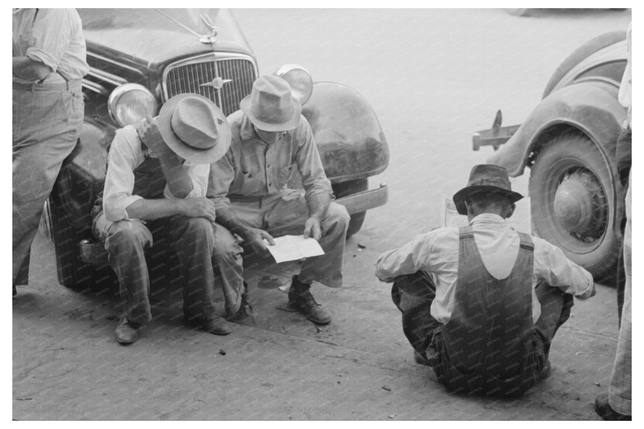 Farmers Relax in Steele Missouri August 1938 Vintage Photo - Available at KNOWOL