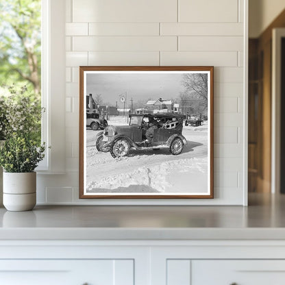 Farmers Sharing Automobile in Southern Illinois 1937 - Available at KNOWOL