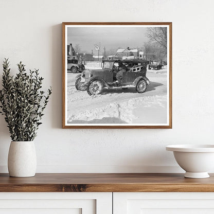 Farmers Sharing Automobile in Southern Illinois 1937 - Available at KNOWOL