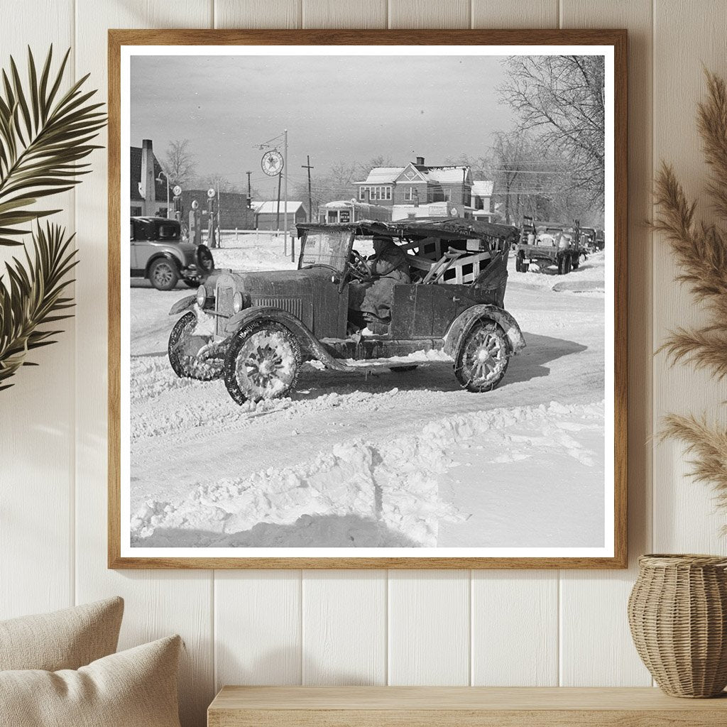 Farmers Sharing Automobile in Southern Illinois 1937 - Available at KNOWOL