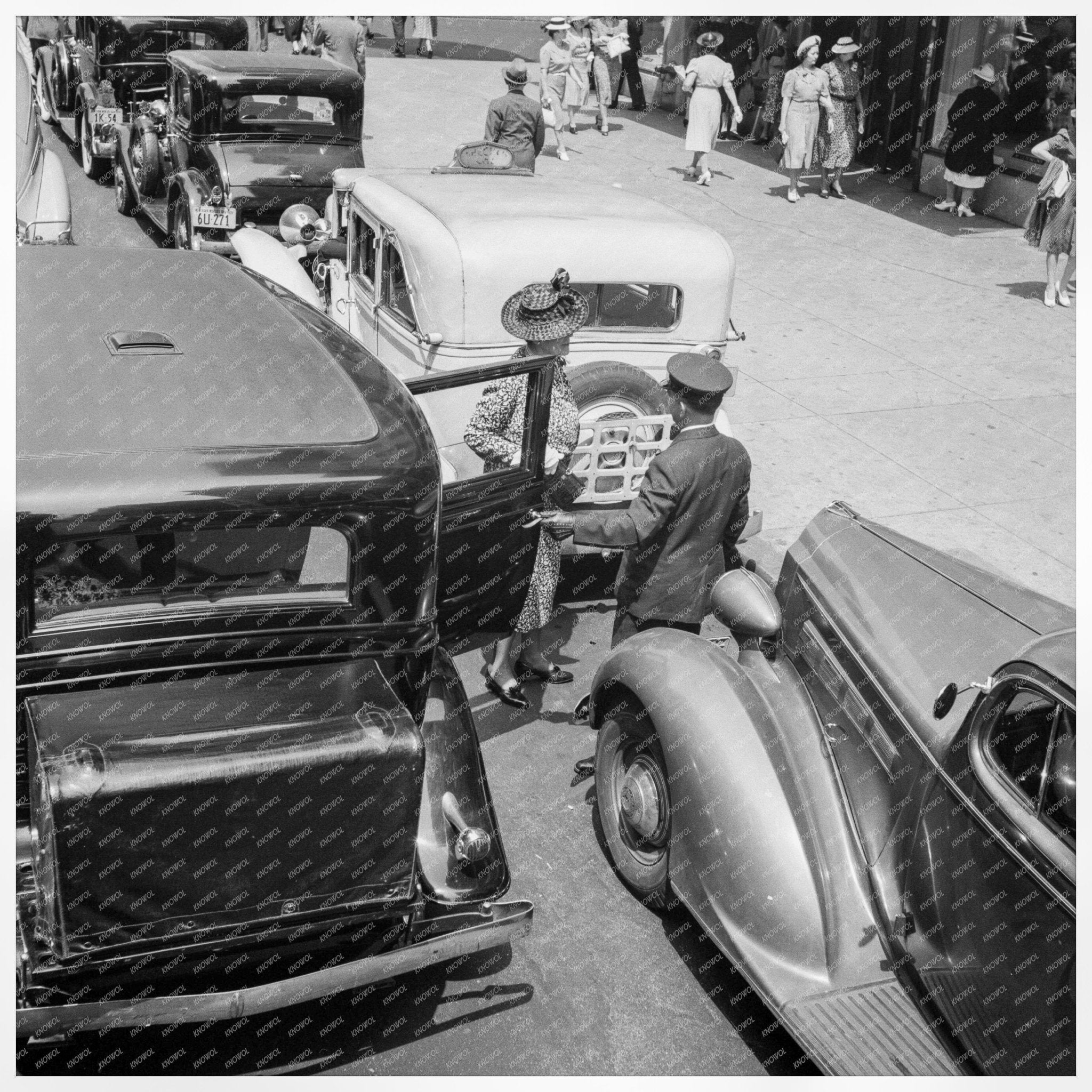 Fifth Avenue at 57th Street New York City July 1939 - Available at KNOWOL