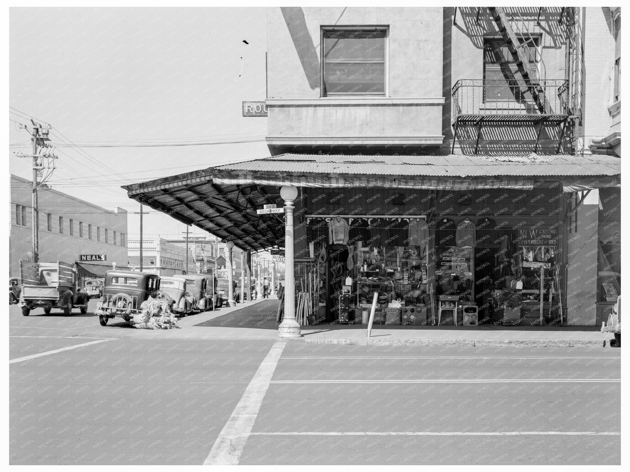 Fresno Street Corner Secondhand Store May 1939 - Available at KNOWOL