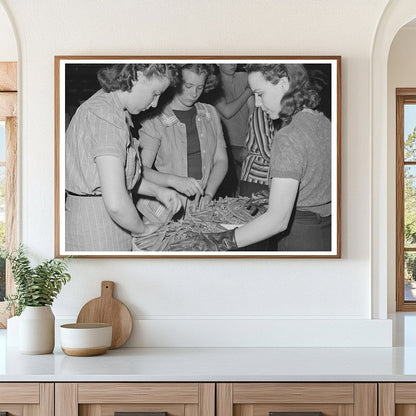 Girls Packing Peas in Canyon County Idaho June 1941 - Available at KNOWOL