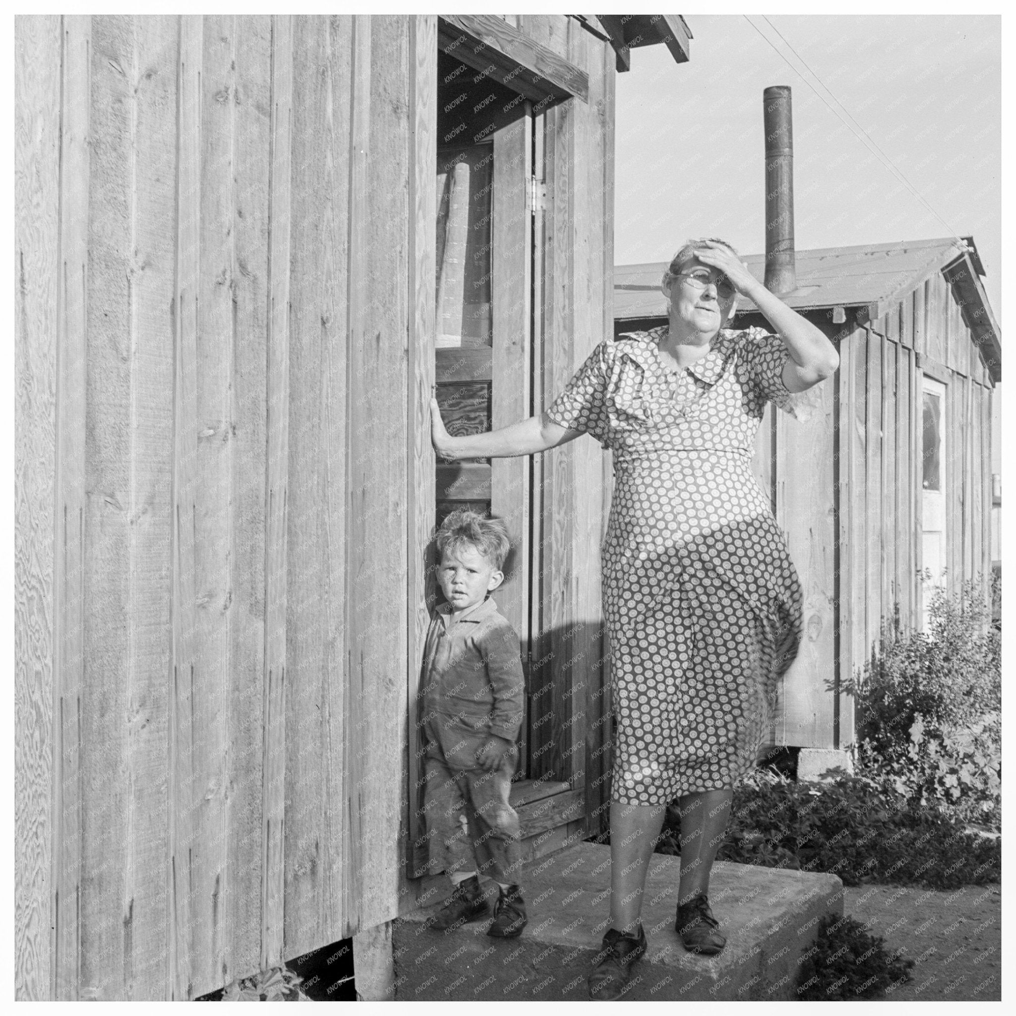 Grandmother and Grandchild Greenfield California 1939 - Available at KNOWOL