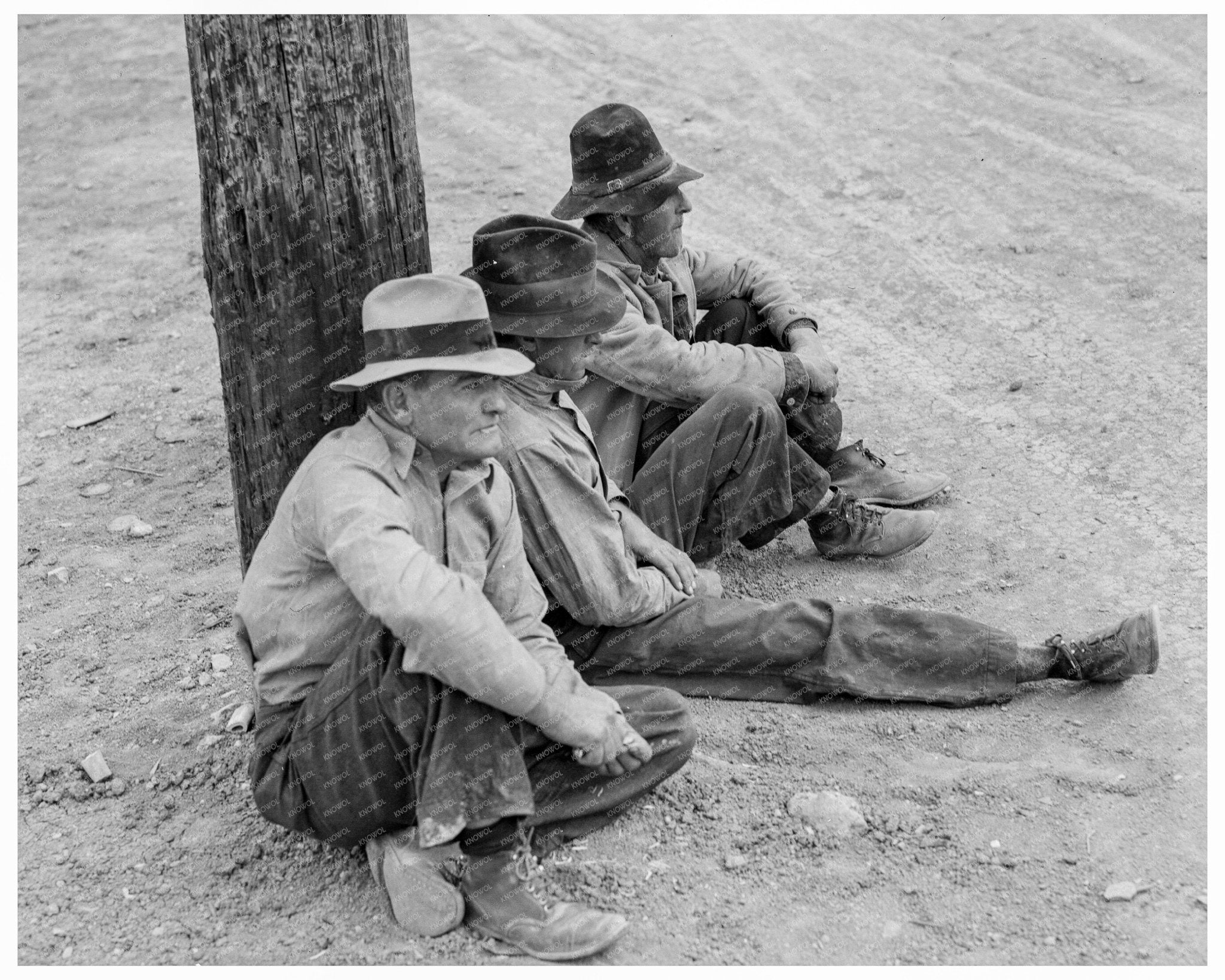 Individuals Waiting for Relief Checks Calipatria 1937 - Available at KNOWOL