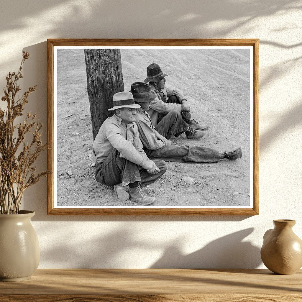 Individuals Waiting for Relief Checks Calipatria 1937 - Available at KNOWOL