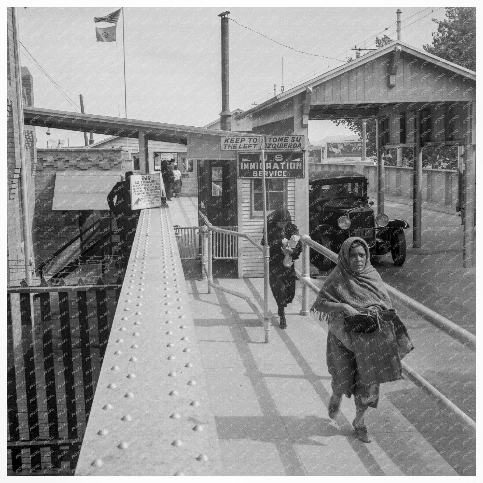 Juarez El Paso International Bridge May 1937 Image - Available at KNOWOL