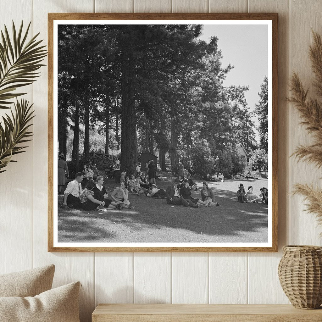 Klamath Falls Oregon Park Scene July 1942 - Available at KNOWOL