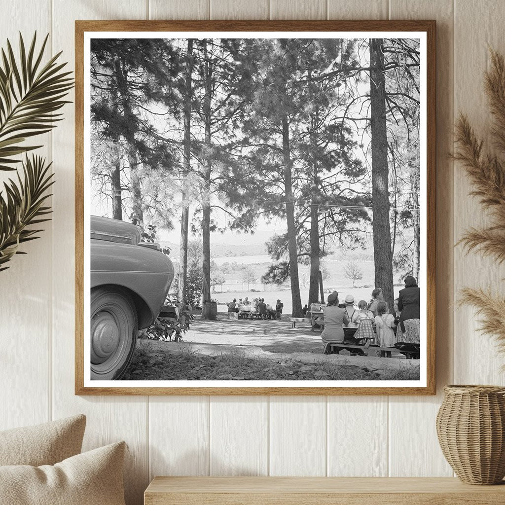 Klamath Falls Oregon Sunday Afternoon Park Scene 1942 - Available at KNOWOL