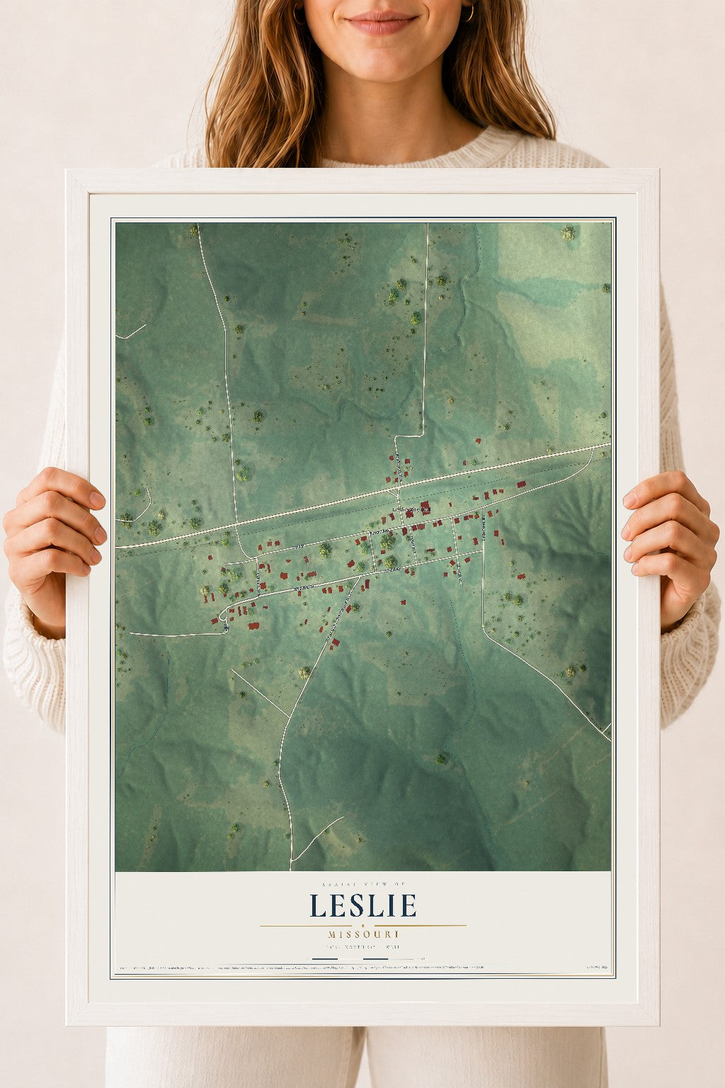 Map of Leslie, Missouri, 18 x 24 inch print in a white wood frame