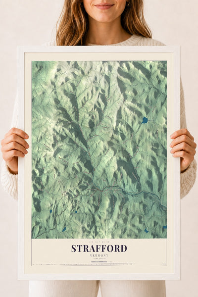 Strafford, Vermont map print - 18 x 24 white Ayous wood frame
