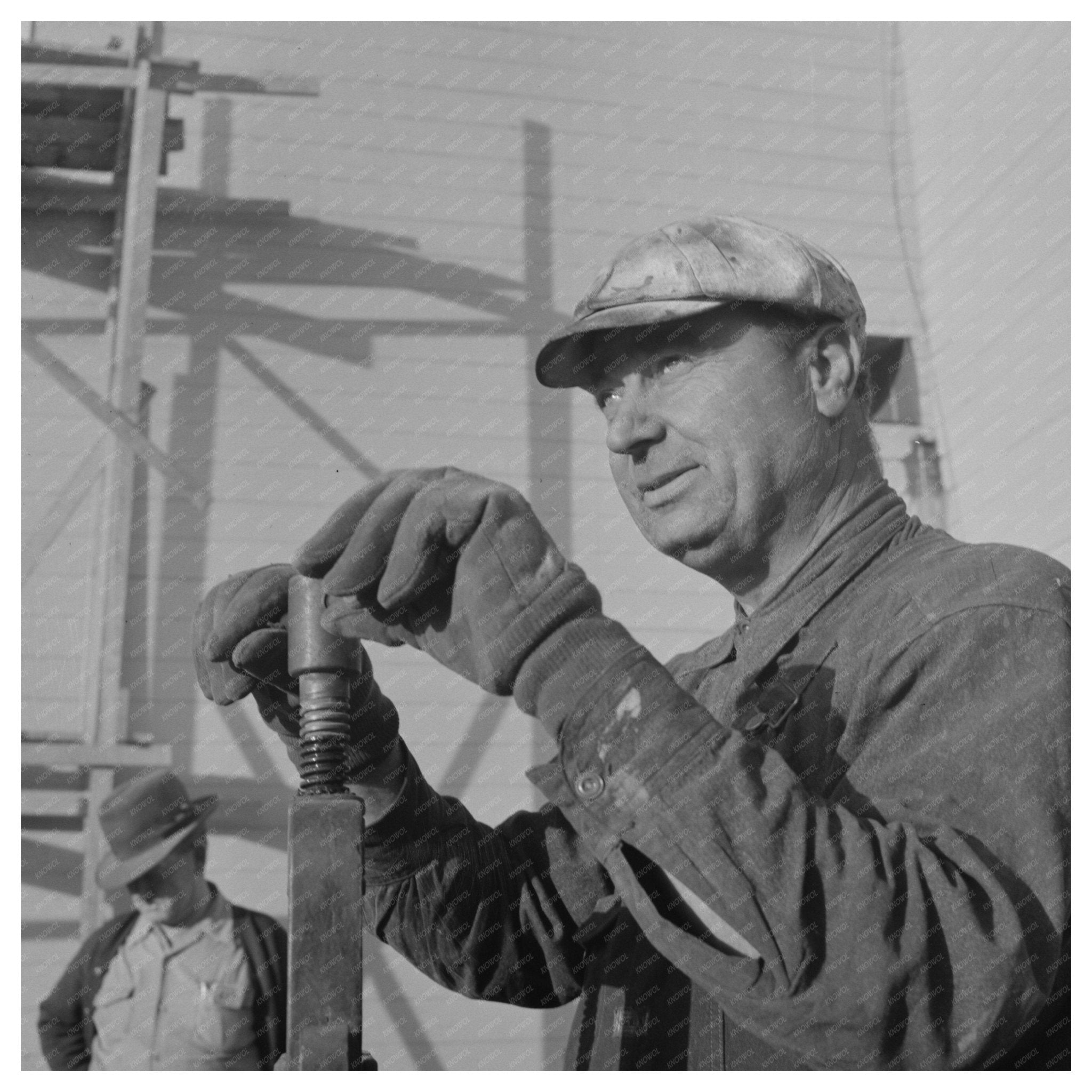 Las Vegas Construction Worker at Magnesium Plant 1942 - Available at KNOWOL