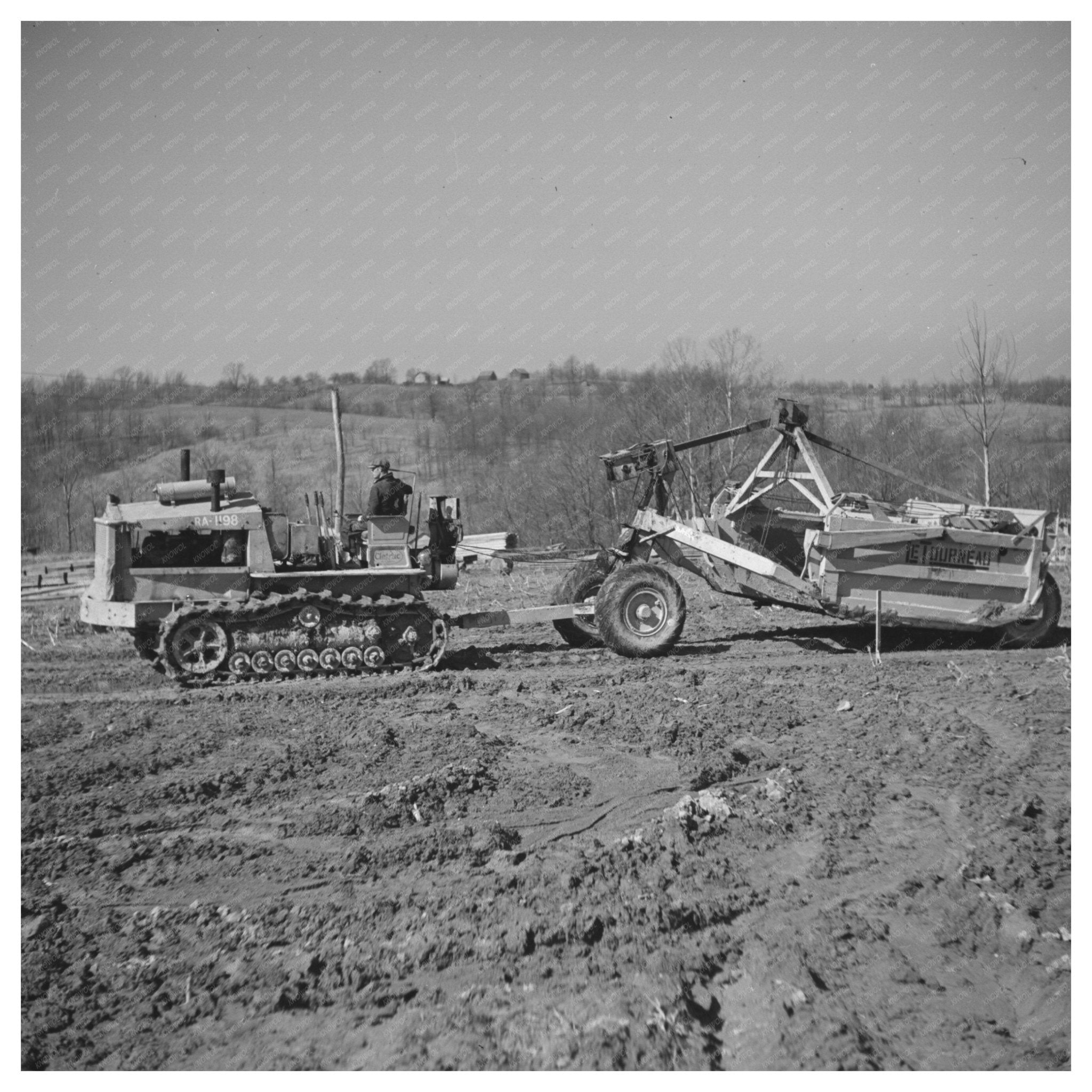 Le Tourneau Scraper and Tractor in Martin County 1937 - Available at KNOWOL