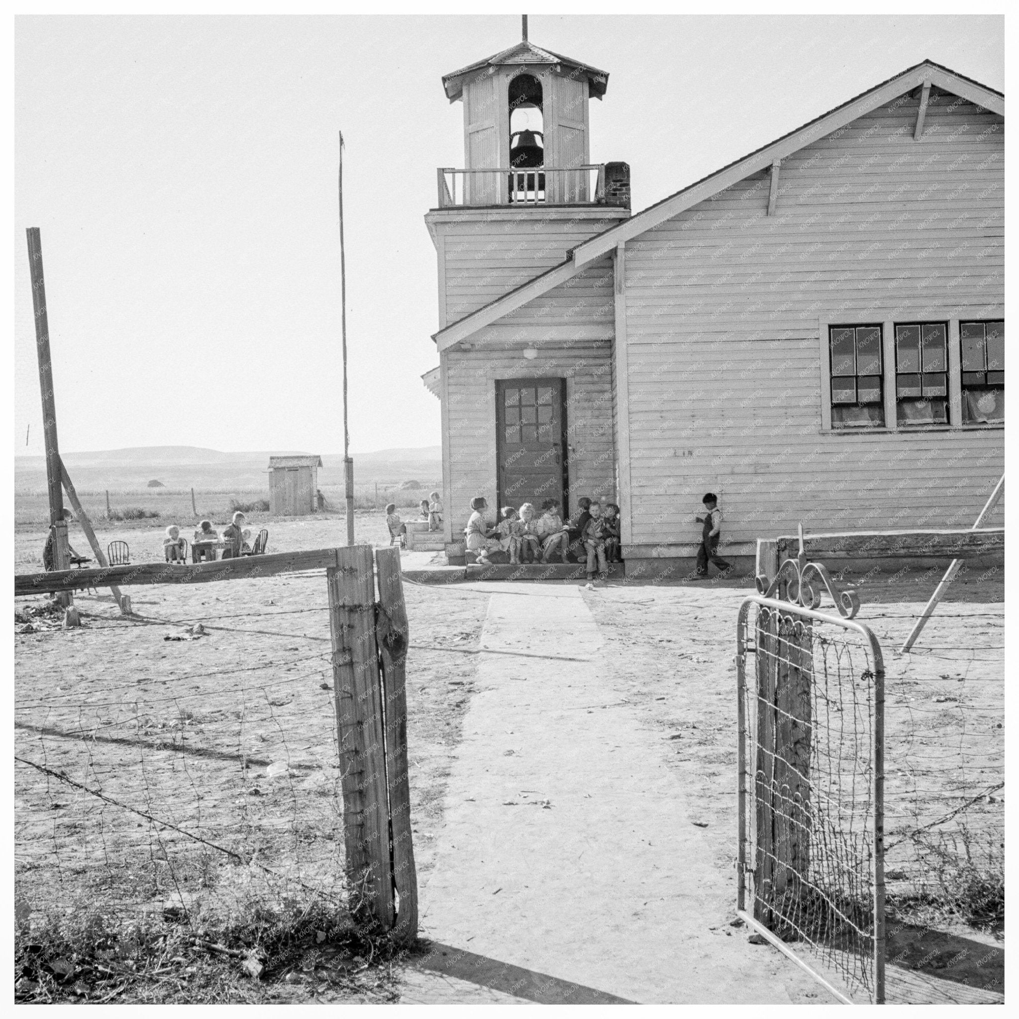 Lincoln Bench School Oregon 1939 Rural Education Image - Available at KNOWOL