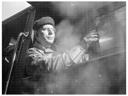 Locomotive Operator Bethlehem - Fairfield Shipyards 1944 - Available at KNOWOL