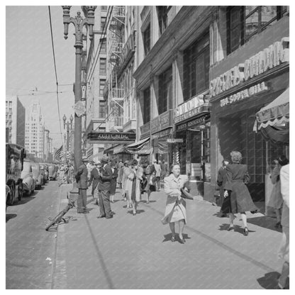 Los Angeles street scene April 1942 vintage photo - Available at KNOWOL