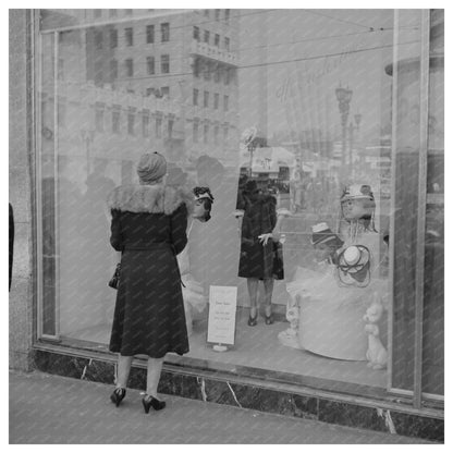 Los Angeles Street Scene April 1942 Window Shopping - Available at KNOWOL