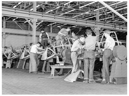 Machining 155mm Artillery Shell December 1941 Toledo Ohio - Available at KNOWOL