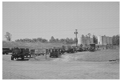 May 1938 Loading Liquid Feed at Kentucky Distillery - Available at KNOWOL