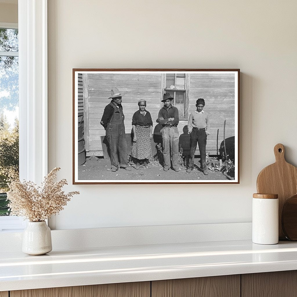 Mexican Beet Worker Family Minnesota 1937 - Available at KNOWOL