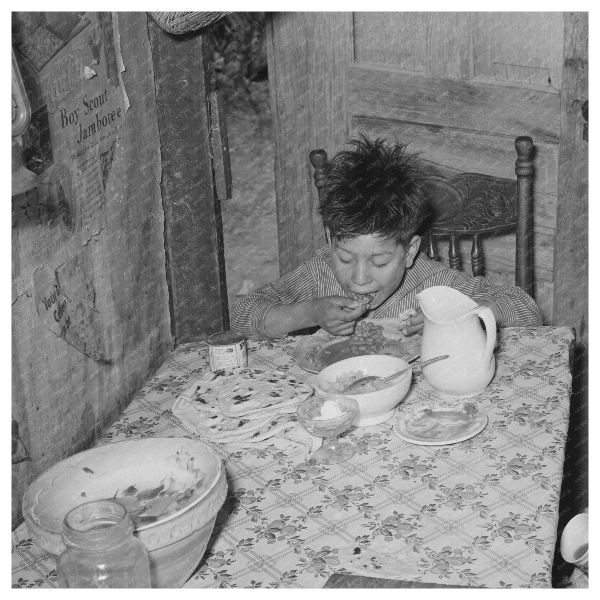 Mexican Children Lunching in San Antonio Texas 1939 - Available at KNOWOL