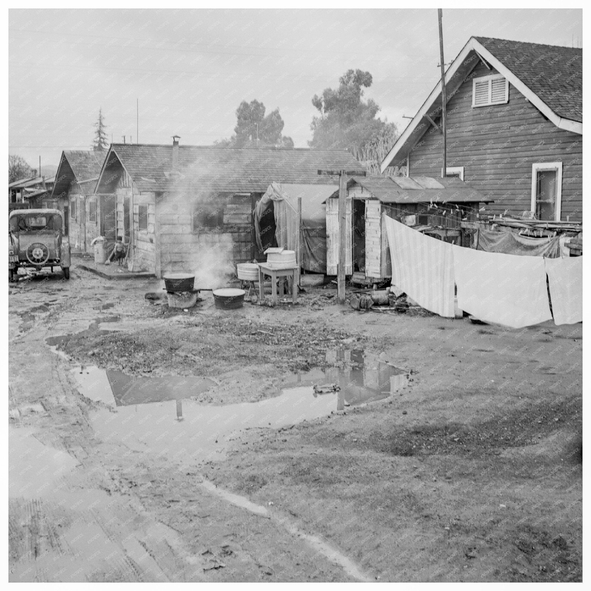 Mexican Citrus Workers Houses Lindsay California 1939 - Available at KNOWOL