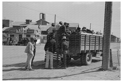 Mexican Day Laborers Transported for Carrot Harvesting 1939 - Available at KNOWOL