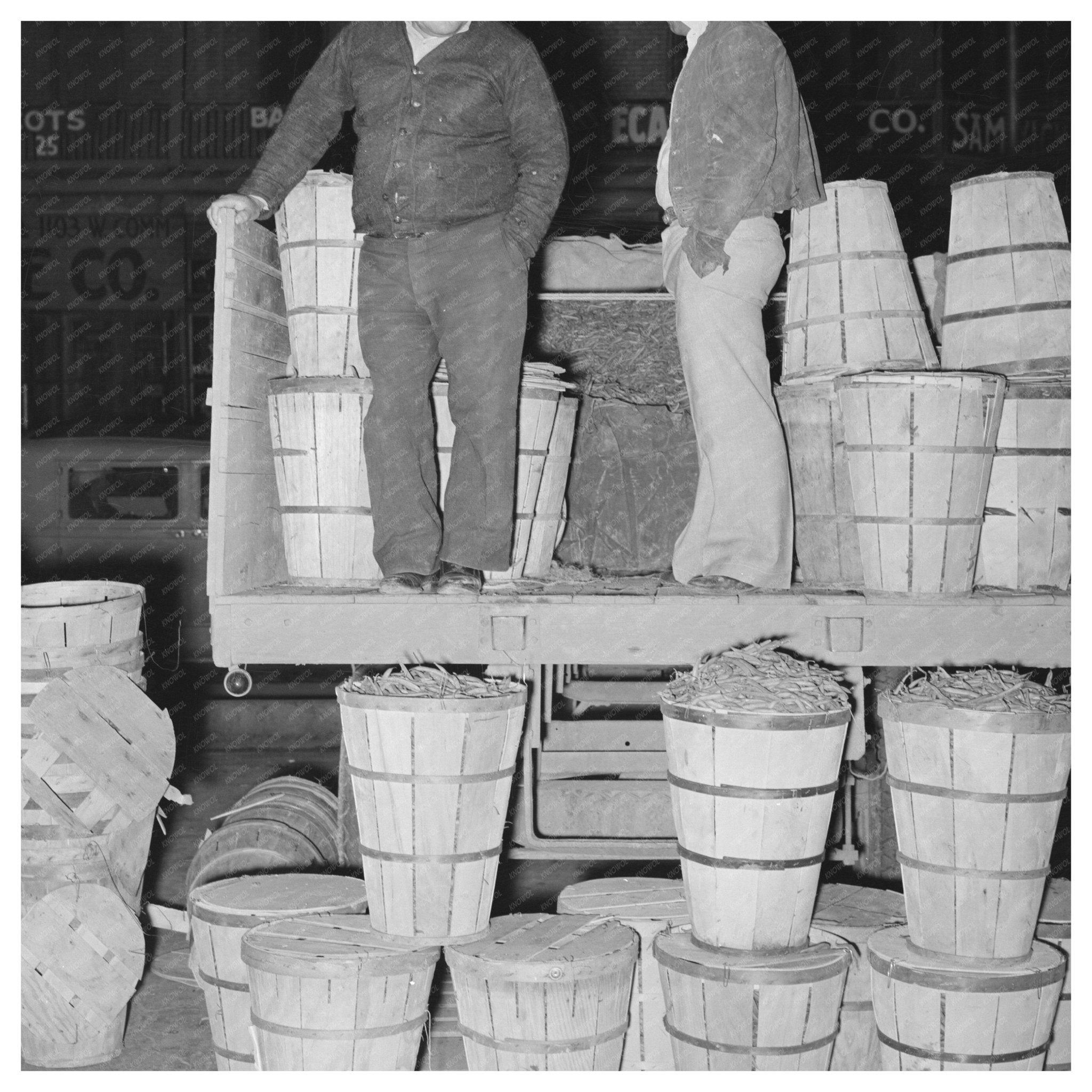 Mexican Stringbean Peddlers San Antonio Market 1939 - Available at KNOWOL