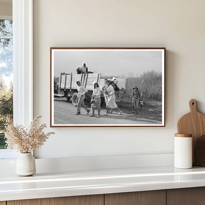 Mexican Women Disembarking Truck La Pryor Texas 1939 - Available at KNOWOL