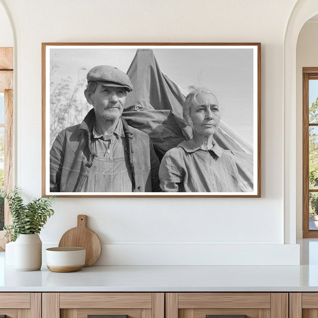 Migrant Couple Camped in Texas February 1939 - Available at KNOWOL