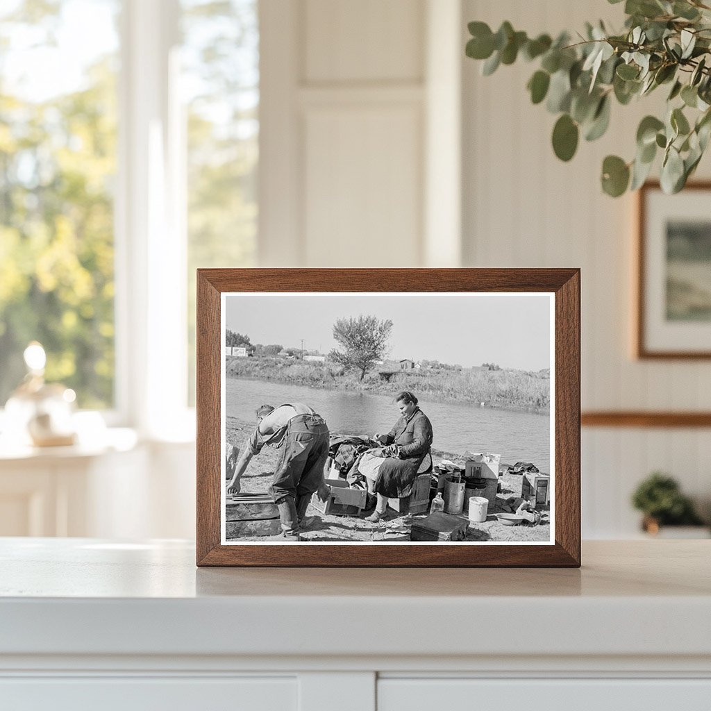 Migrant Family Cleaning in Oregon 1939 - Available at KNOWOL